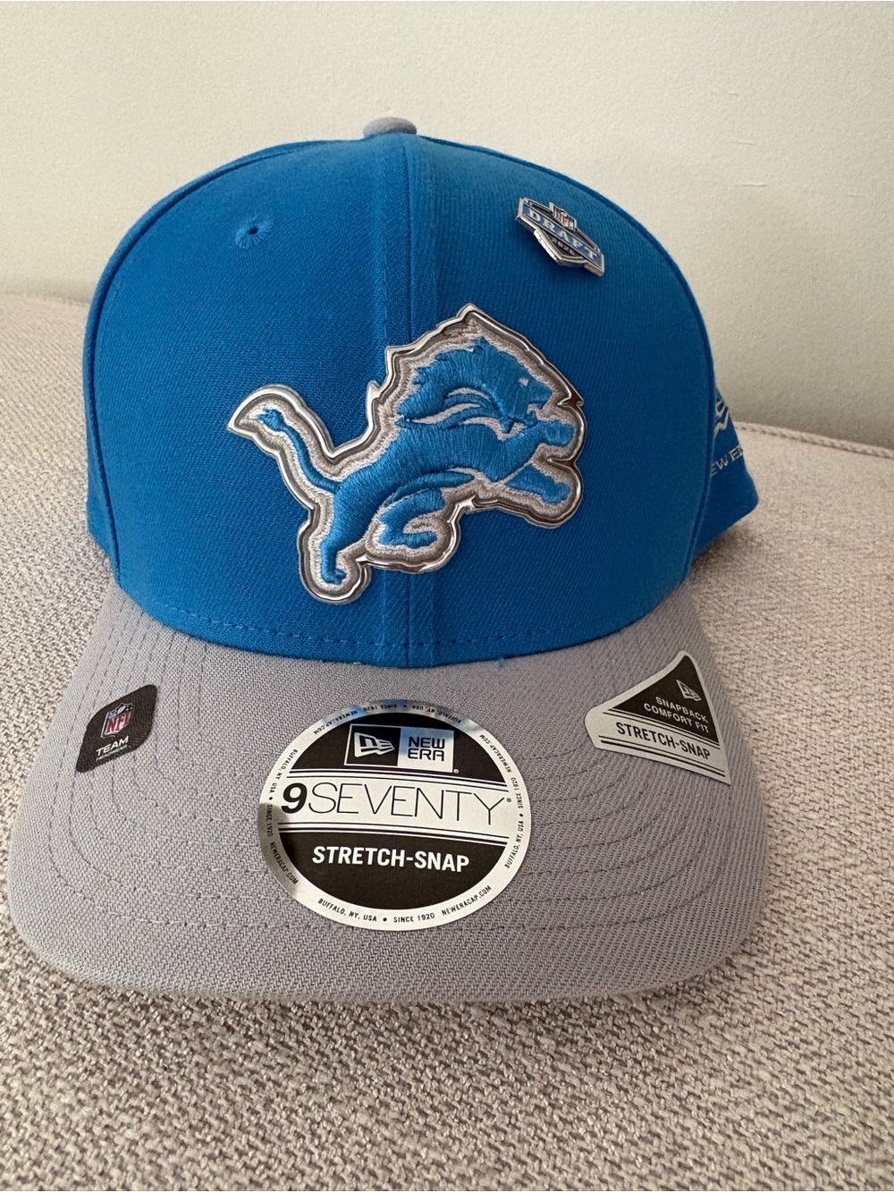 New Era Detroit Lions Hat w 2026 Draft Pin